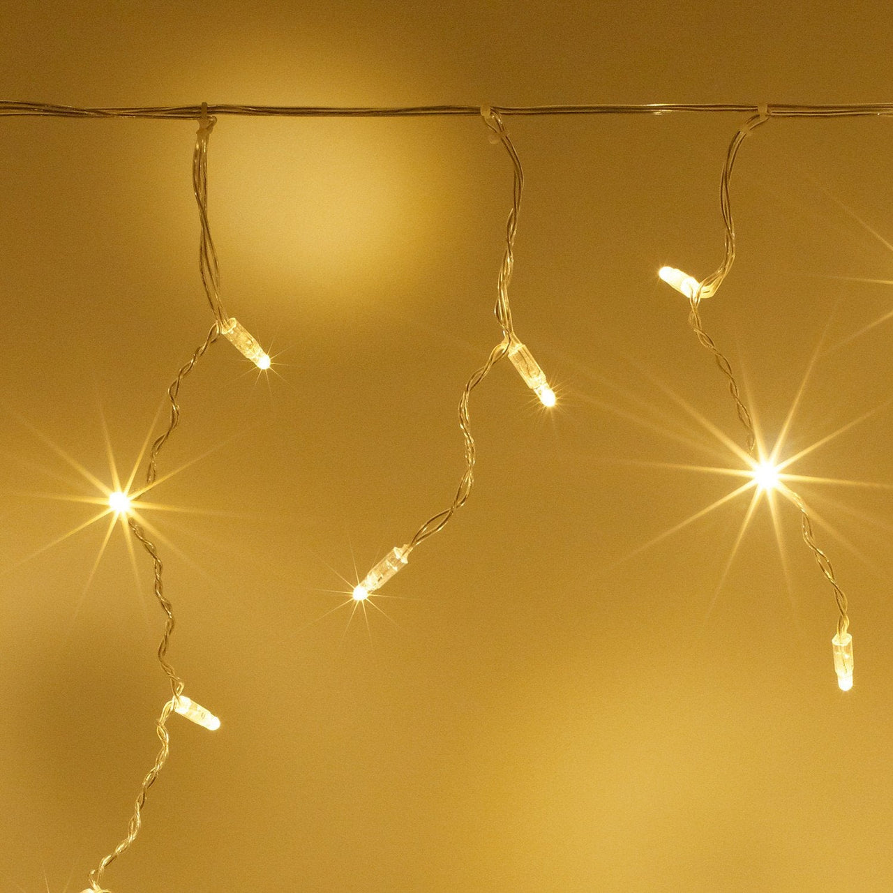 ML64YWC_Warm-White-LED-Icicle-Light-christmas-close-up_P4_f8fd5df3-1ddb-4be1-9f32-d66ca12b7534.jpg