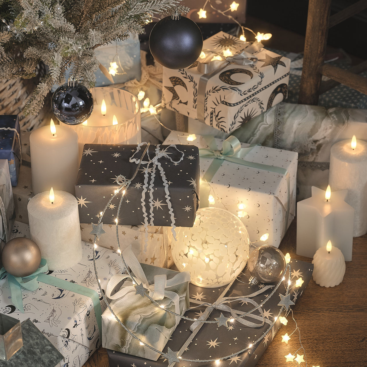 1.8cm Winter Star Light Up Micro LED Garland