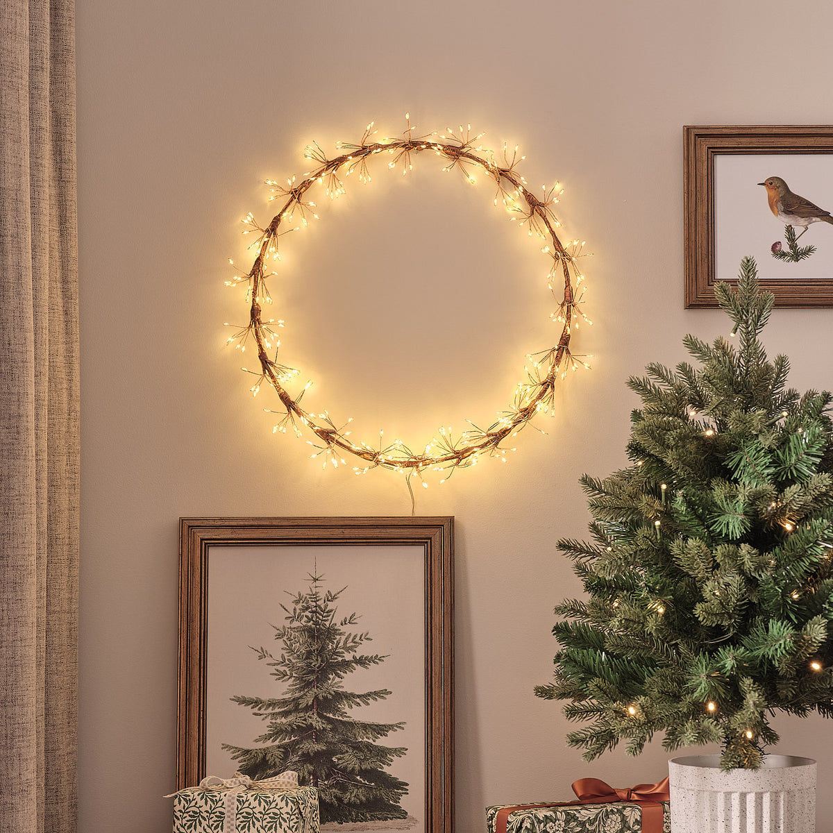 35cm Gold Starburst Light Outdoor Wreath