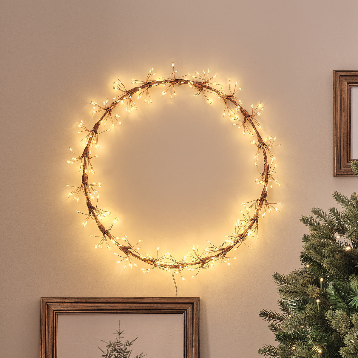 35cm Gold Starburst Light Outdoor Wreath