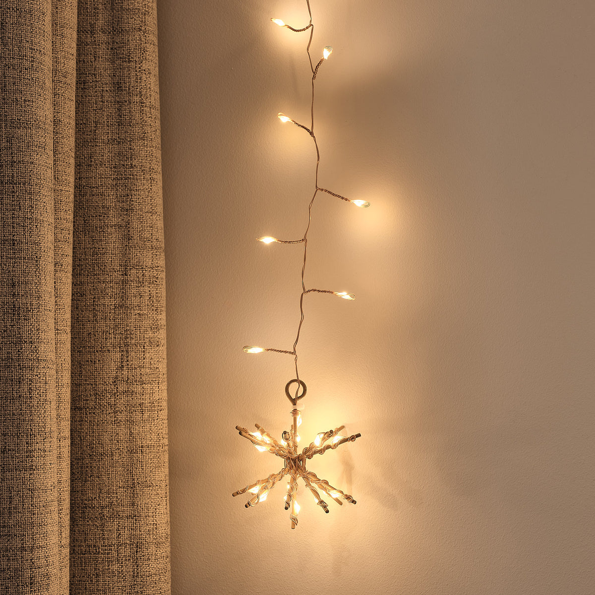Gold Cluster Starburst Warm White Curtain Light