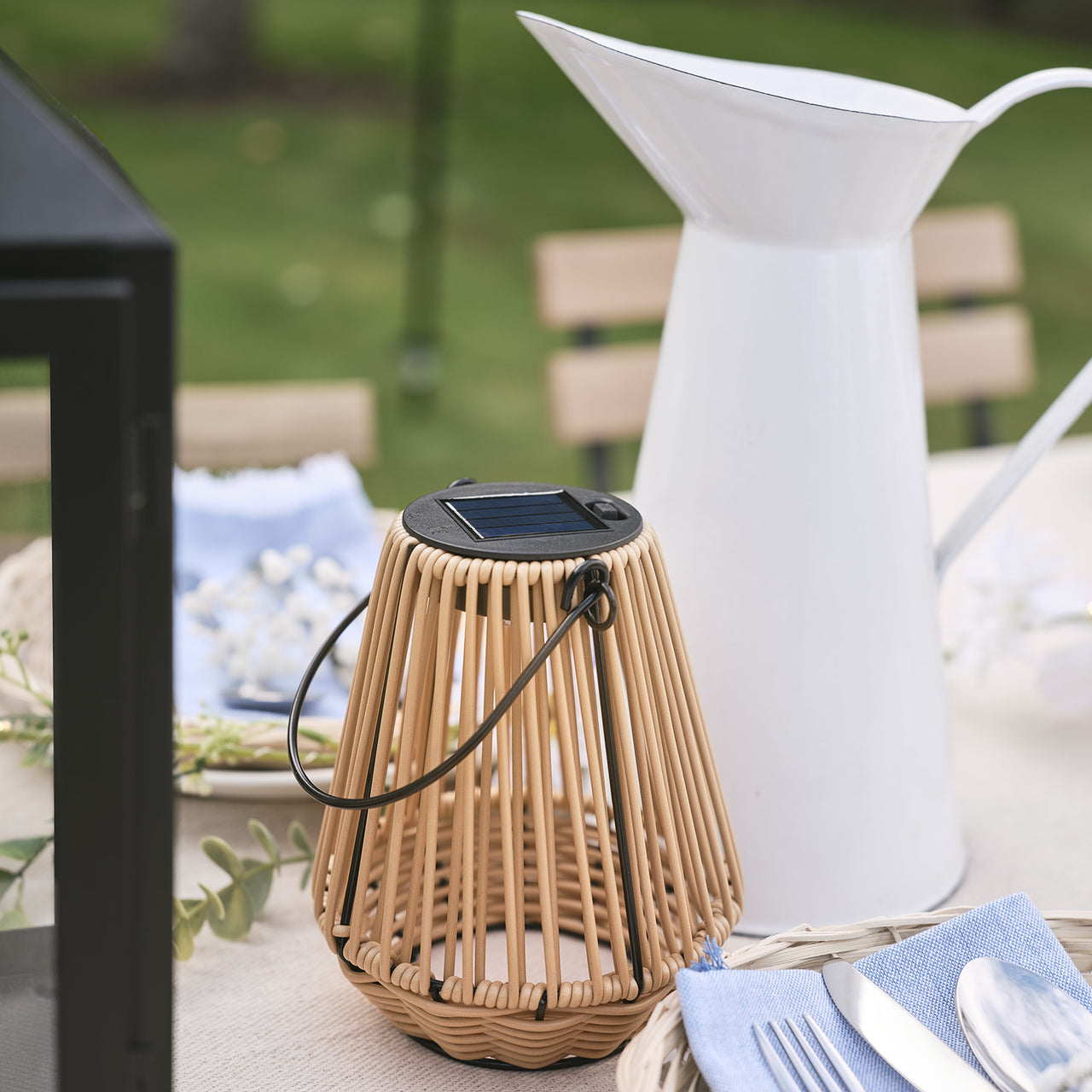 Solar Hygge Wicker Lantern and Kurv Table Lamp Bundle
