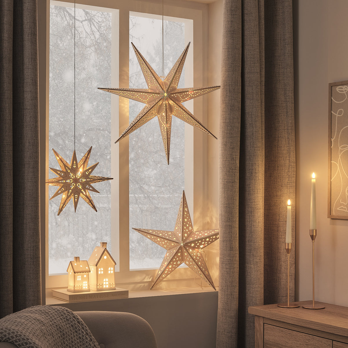 Set of 2 Wooden Star Light Up Hanging Christmas Decorations