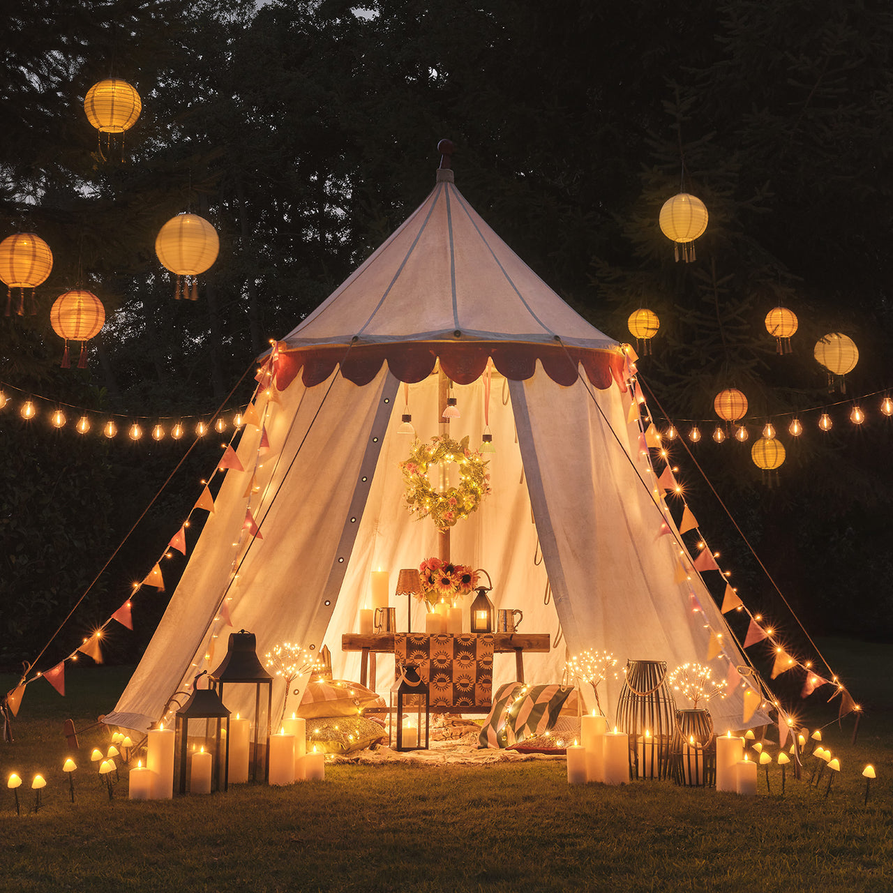 Lucena Tassel Solar Lanterns