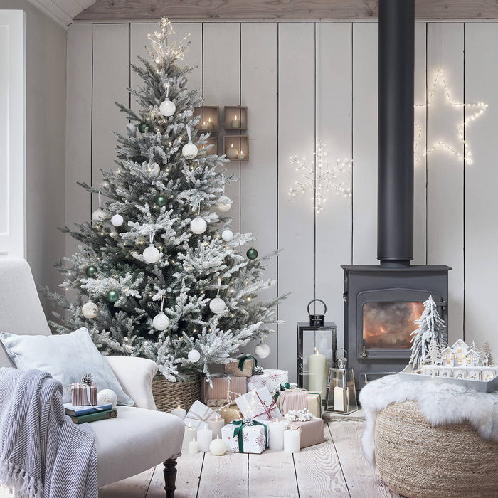 Scandinavian Christmas Styling Trends –
