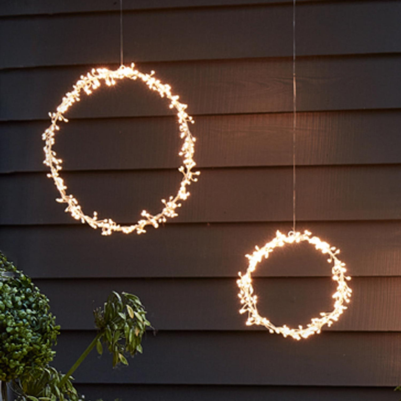 Starburst Wreath Outdoor Light Duo