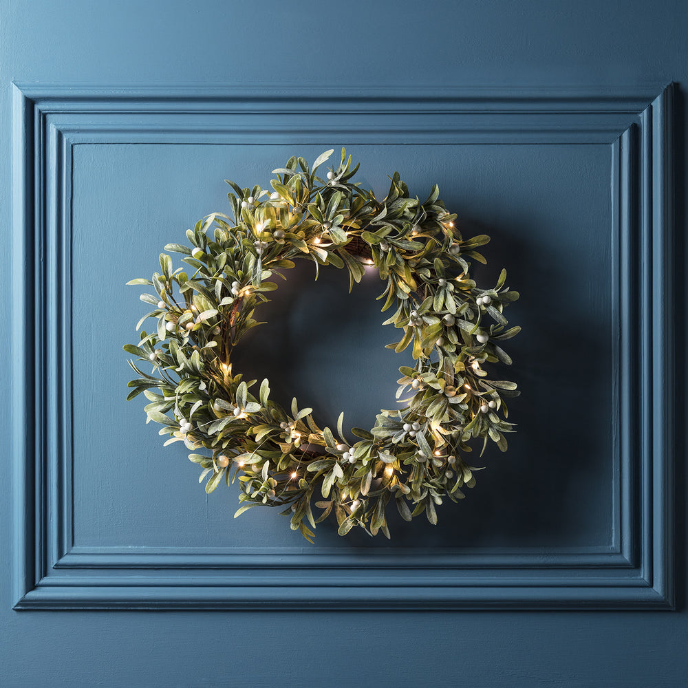 50cm Pre Lit Mistletoe Artificial Christmas Wreath